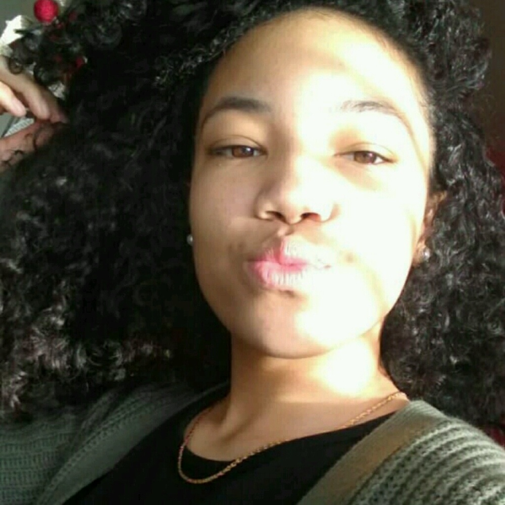 Meet your Posher, Amara